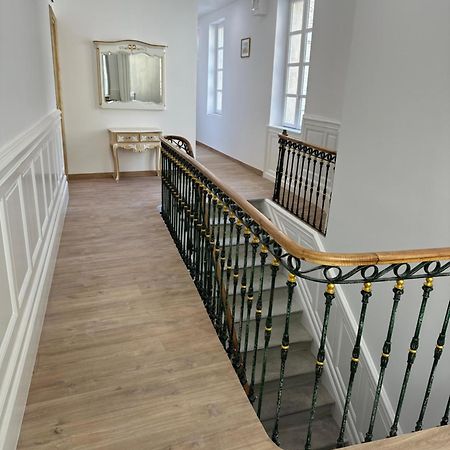 Studio Familial Du Cloitre Нарбон Екстериор снимка
