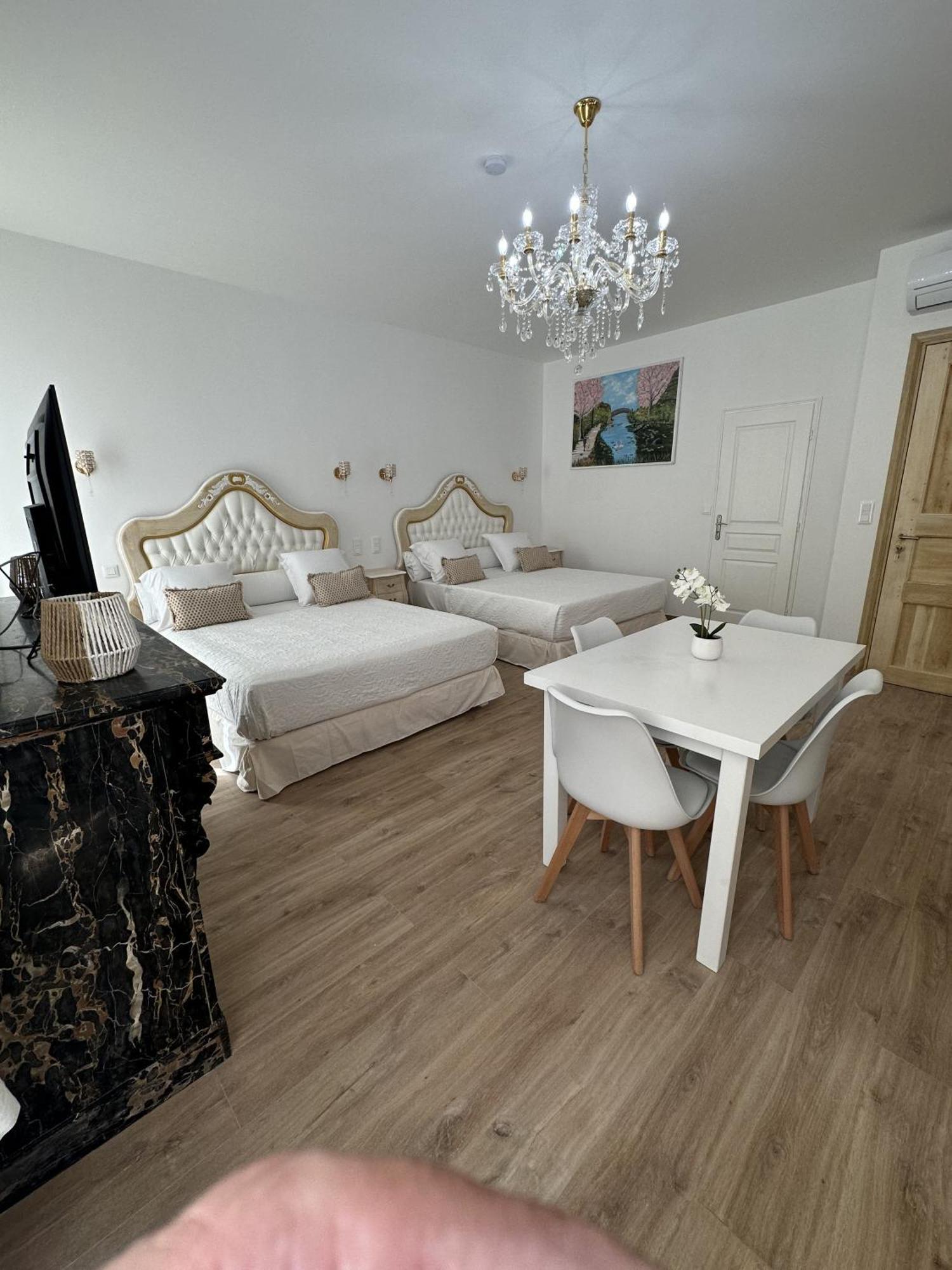 Studio Familial Du Cloitre Нарбон Екстериор снимка